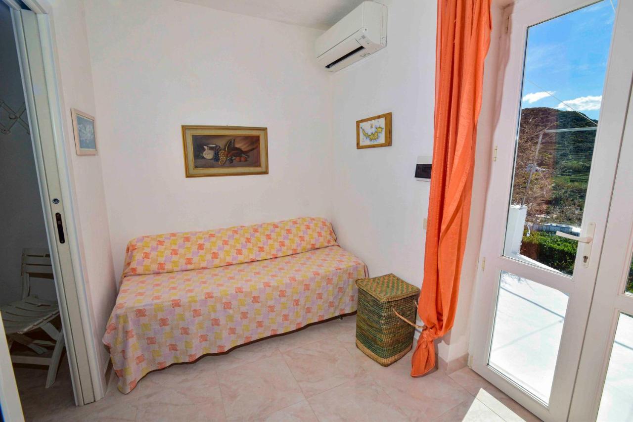 Solemareponza Casa Bougainvillea ภายนอก รูปภาพ