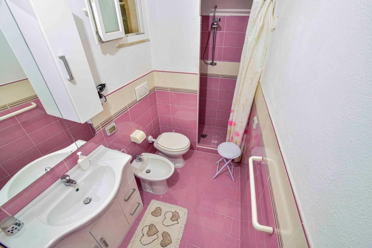 Solemareponza Casa Bougainvillea ภายนอก รูปภาพ