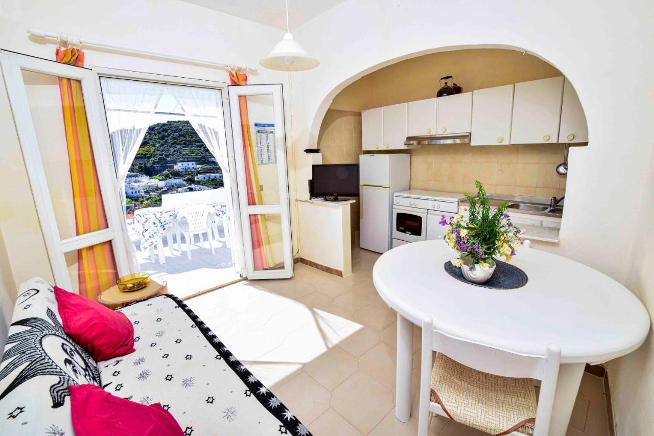 Solemareponza Casa Bougainvillea ภายนอก รูปภาพ